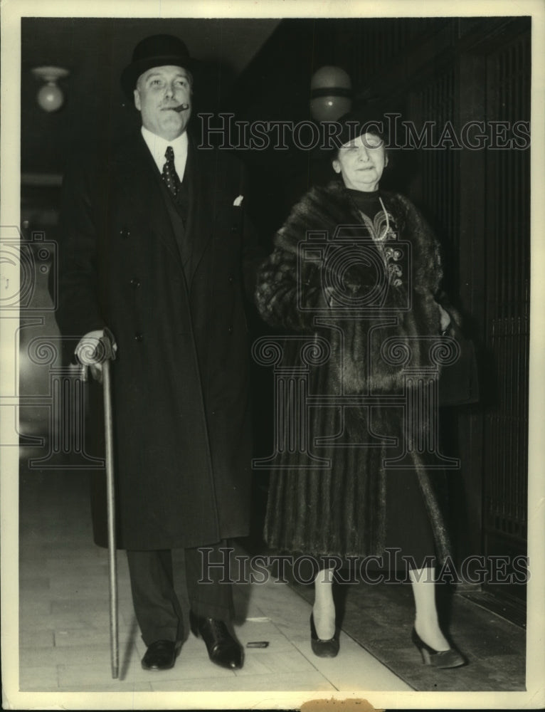 1938 Press Photo Mrs. Emily Flamm Is Shown With Roe Wells - sba25122- Historic Images