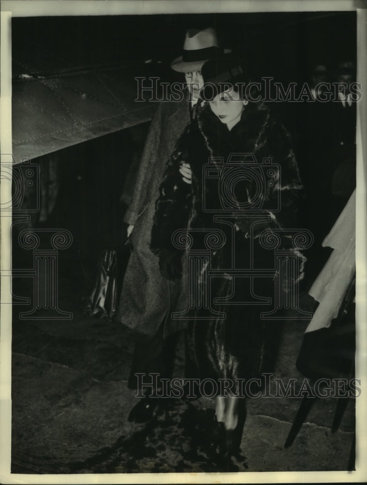 1935 Press Photo Princess Barbara Hutton Mdivani arrives in Chicago - sba25199