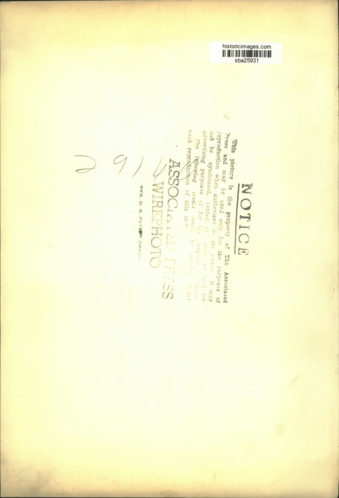 1946 Press Photo Secretary of Labor Lewis Schwellenbach opposes case strike