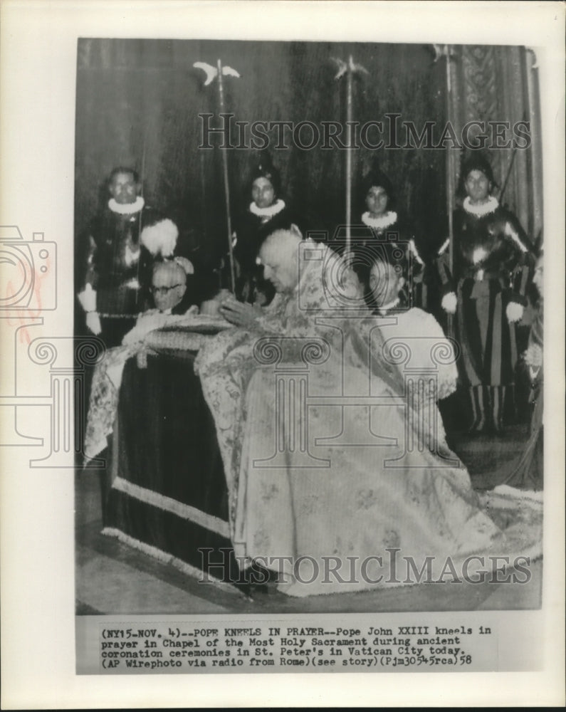 1958 Press Photo Pope John Paul XXIII during the ancient coronation ceremonies