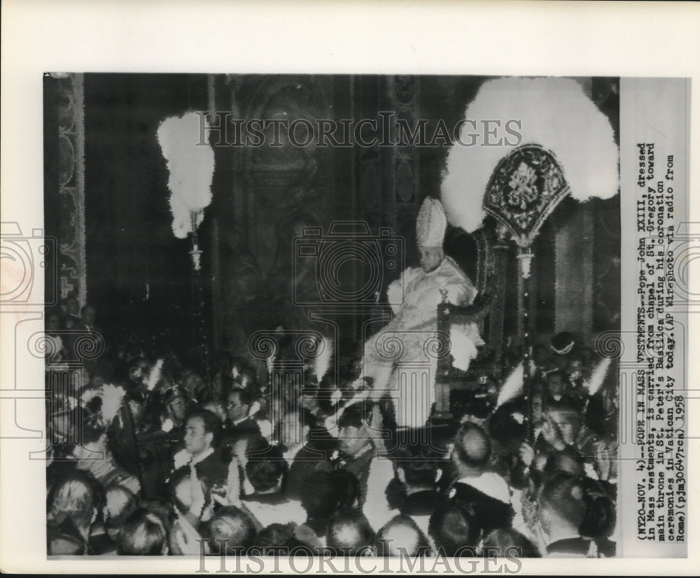 1958 Press Photo Pope John XXIII at coronation ceremony in St. Peter's Basilica