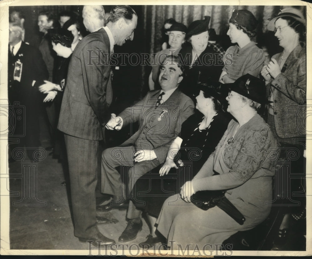 1938 Press Photo Harry Bridges congratulates organization president John Lewis
