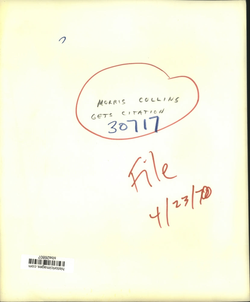 1970 Press Photo Morris Collins gets citation - sba26807