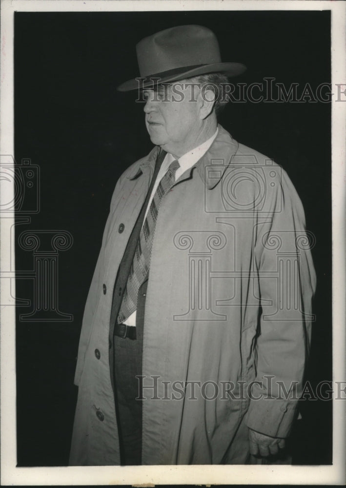 1947 Press Photo UMW President John Lewis en route to visit mother - sba26936