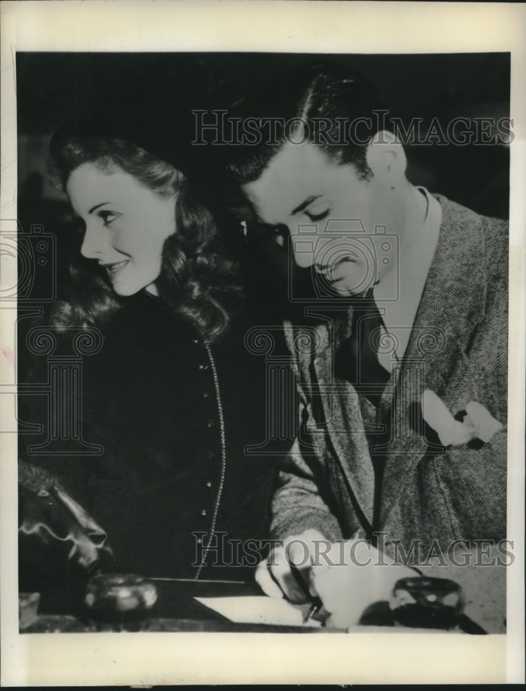 1945 Press Photo Screen Star Jeanne Crain and Paul Brinkman postpone wedding- Historic Images