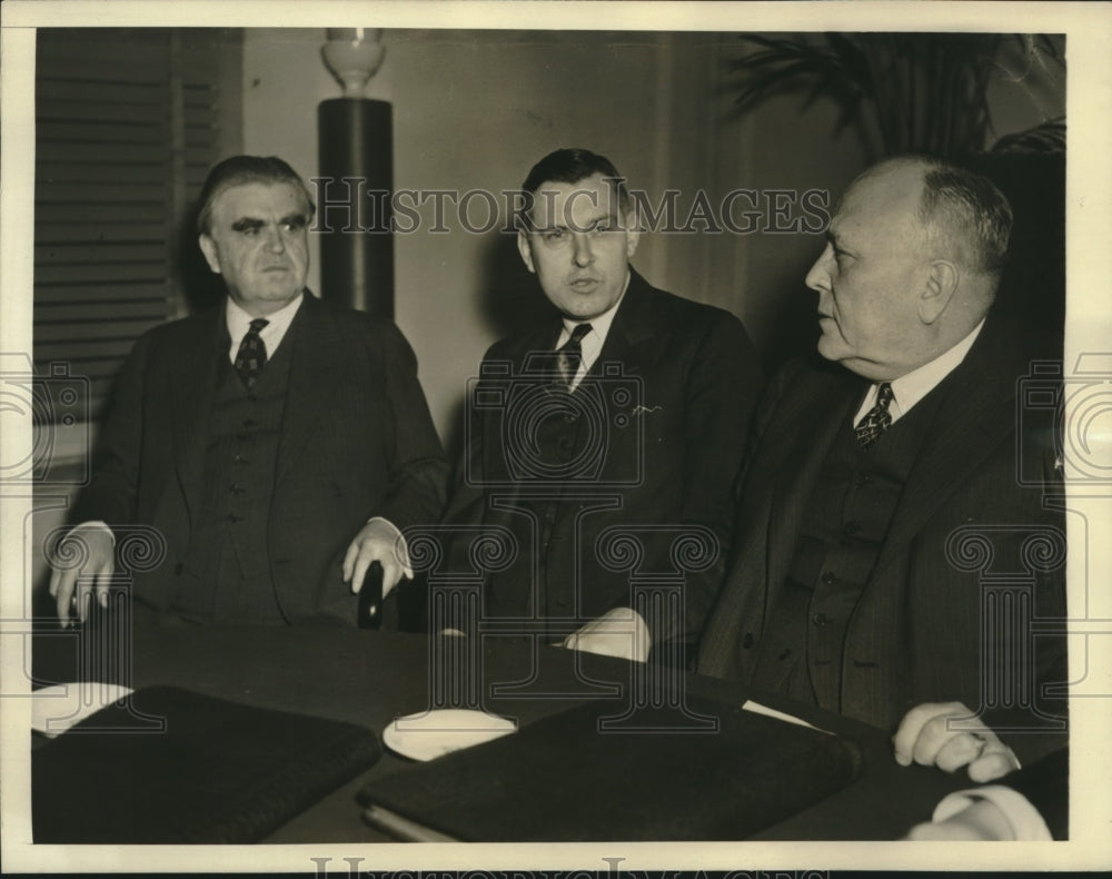 1941 Press Photo Labor Officials Report Reaching Agreement Would Prevent Strike- Historic Images