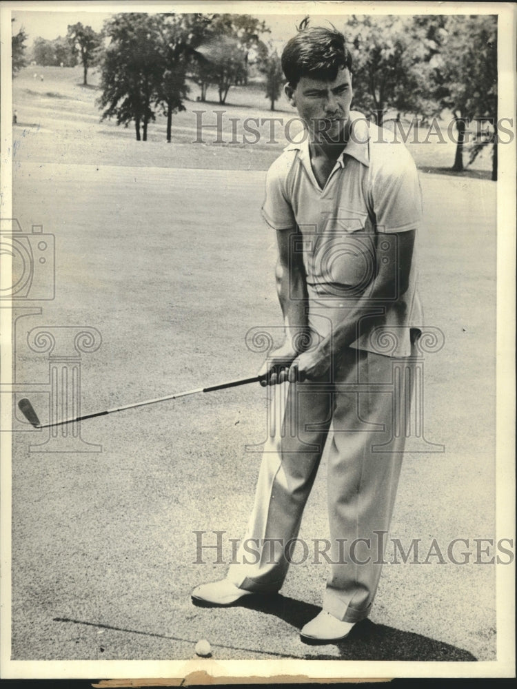 1937 Press Photo amateur golfer Chick Berbert breezes through Michigan Open