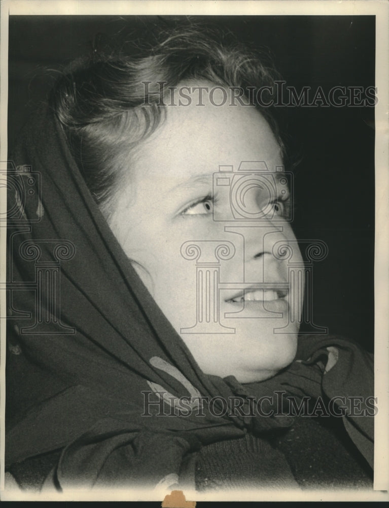 1944 Press Photo 11 year old Joan Langan subject of child custody battle