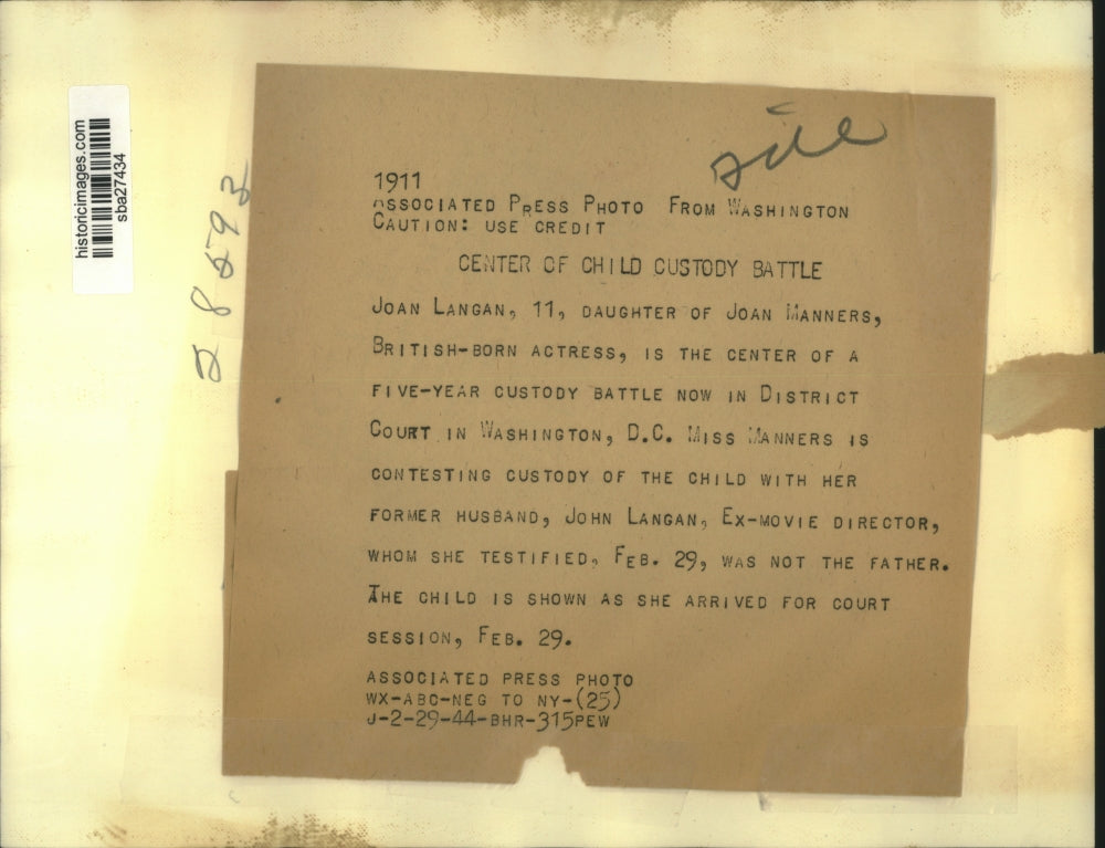 1944 Press Photo 11 year old Joan Langan subject of child custody battle