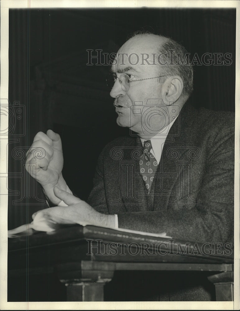 1941 Press Photo Charles Hay says Railroad workers able to get wage increases