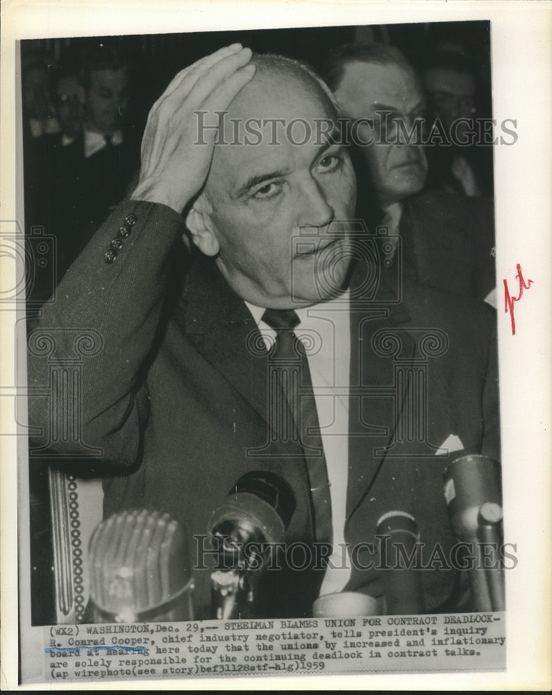 1959 Press Photo Conrad Cooper at president's inquiry on labor unions deadlock