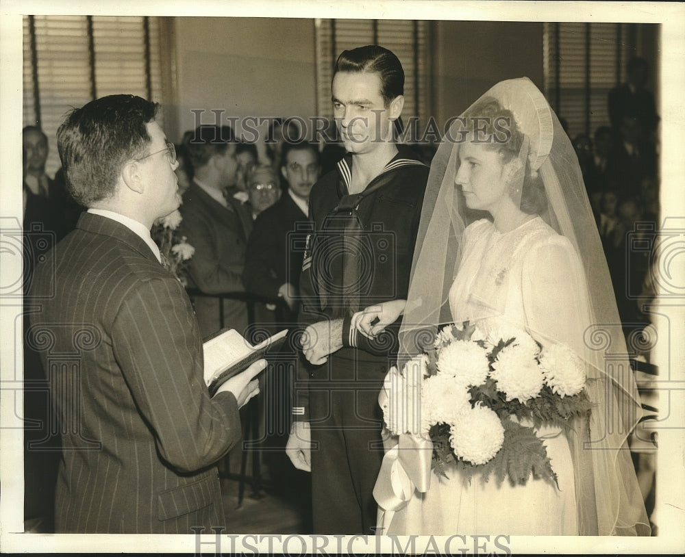 1941 Press Photo Josephine Phillips & sailor Bill Langford repeat marriage vows