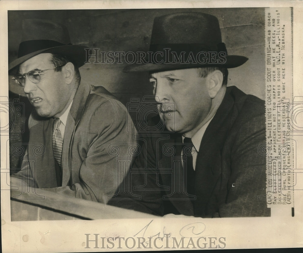 1946 Press Photo Illinois Coaches Ray Eliot & Ralph Fletcher scout UCLA game