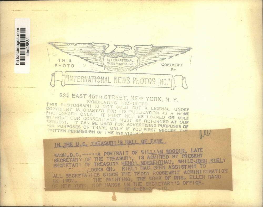 1934 Press Photo Treasury Secy Henry Morgenthau & John iely with a portrait in D