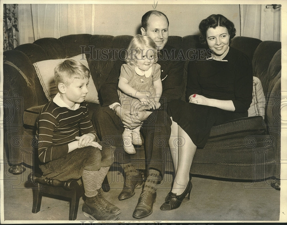 1938 Press Photo Mayor Arthur B Langlie and his family at home - sba28749