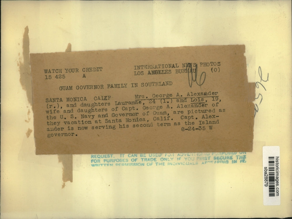 1935 Press Photo Mrs George Alexander & daughters vacation in Santa Monica, CA