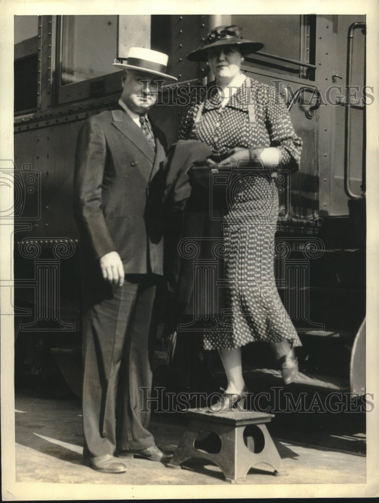 1935 Press Photo Postmaster General James Farley & wife arrive in San Francisco