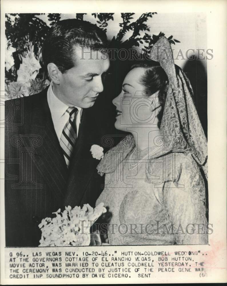 1946 Press Photo Newlyweds Bob Hutton and Cleatus Coldwell, Las Vegas NV- Historic Images