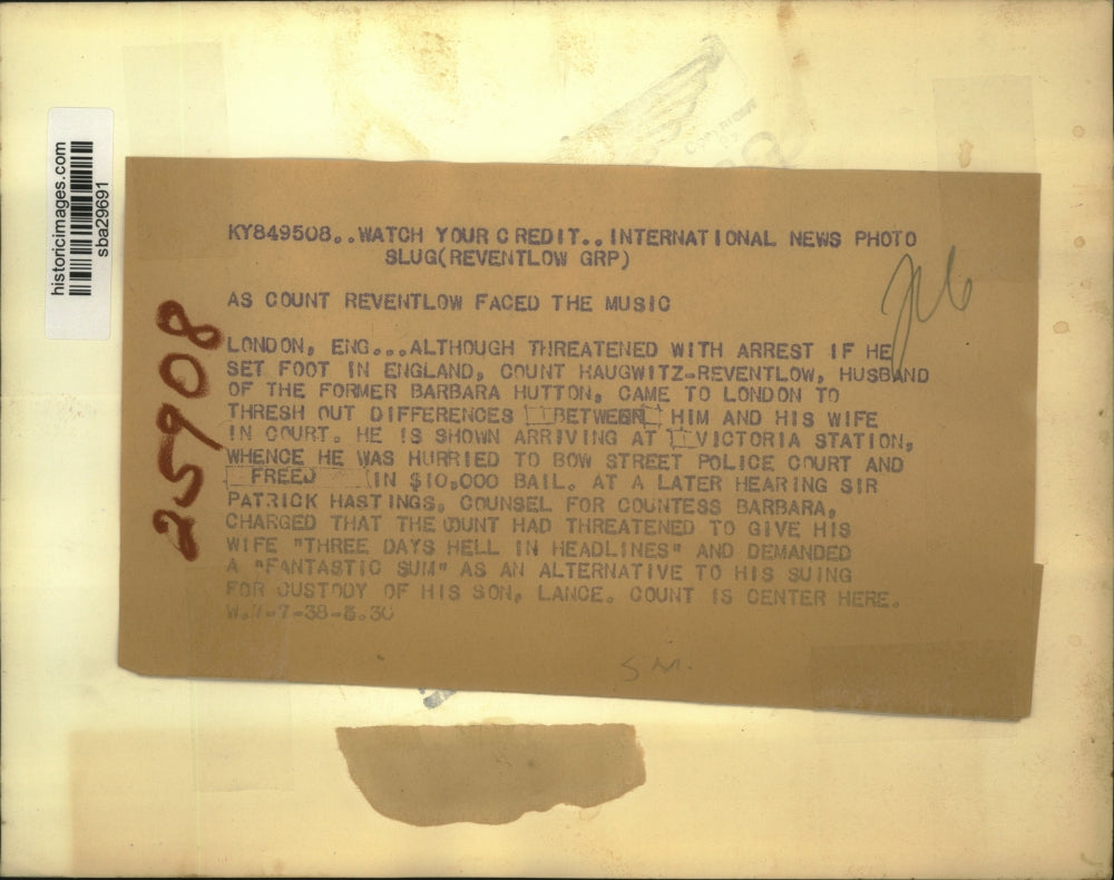 1938 Press Photo Count Haugwitz Reventlow arrives in London for court hearing