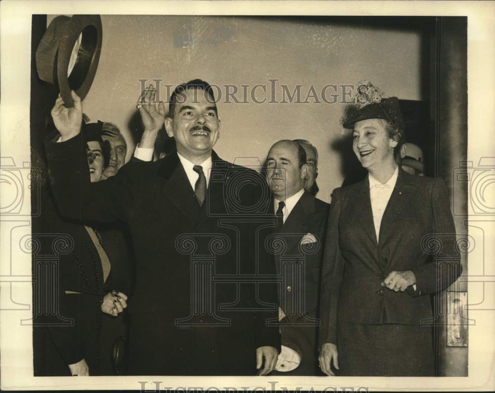 1939 Press Photo Thomas Dewey and Ruth Hanna McCormick Simms campaign in NYC- Historic Images