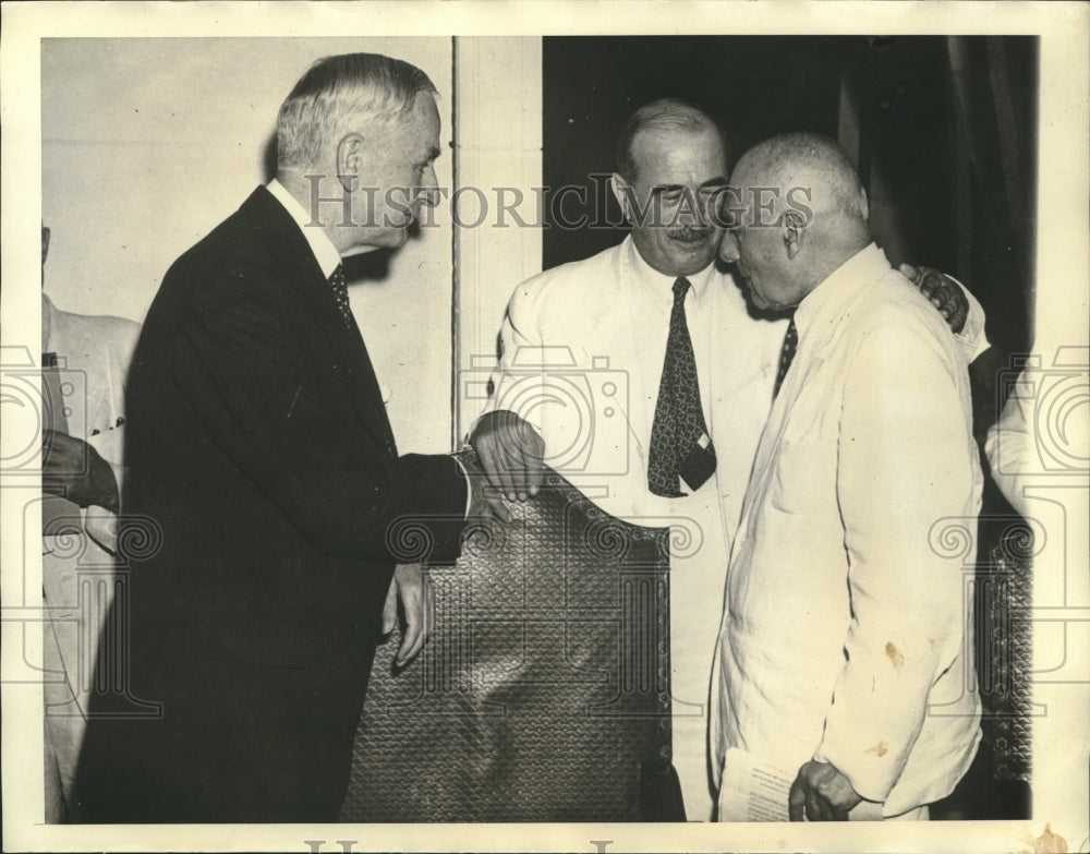 1940 Press Photo Secretary of State Cordell Hull confers with Rios & Melo