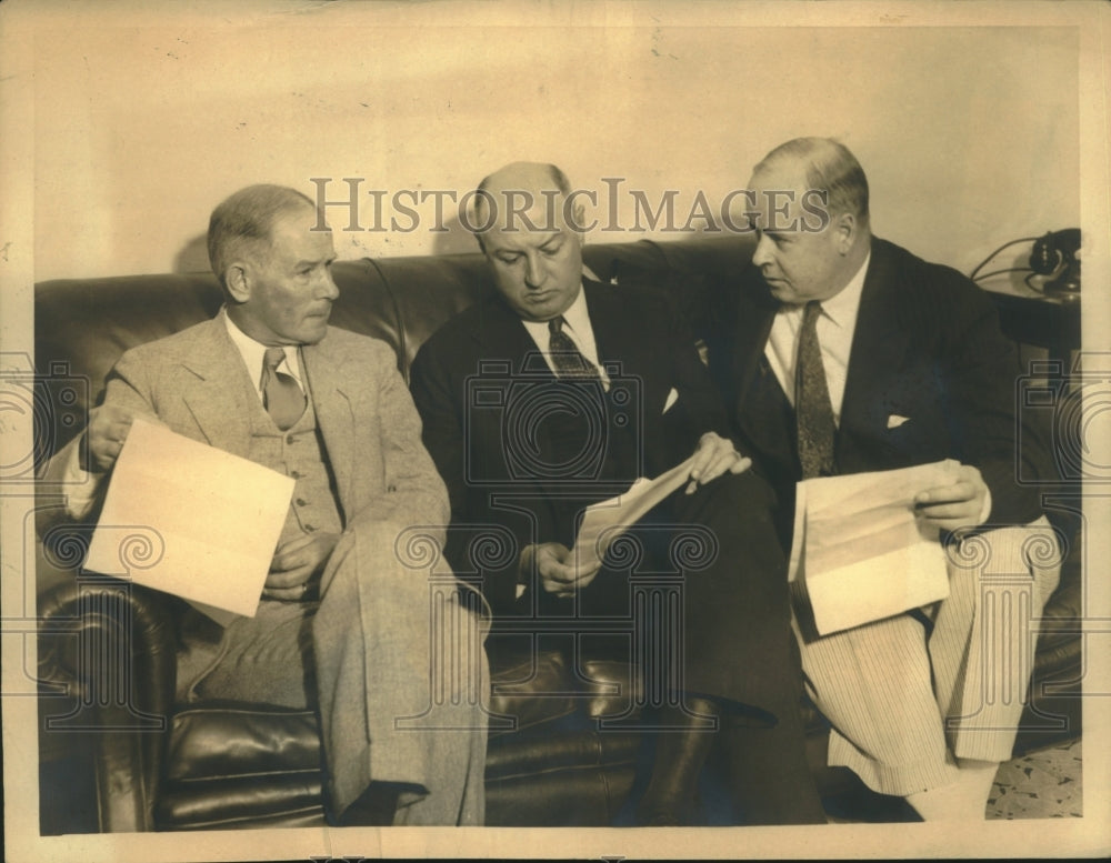 1932 Press Photo Democrats James A Farley, Frank C Walker & Evans Woolen meett