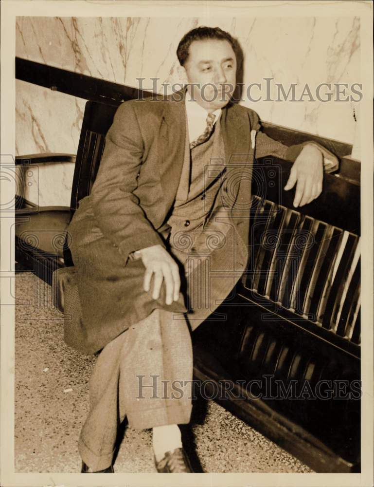 1935 Press Photo Nicholas Montana in Washington Heights Court in New York- Historic Images