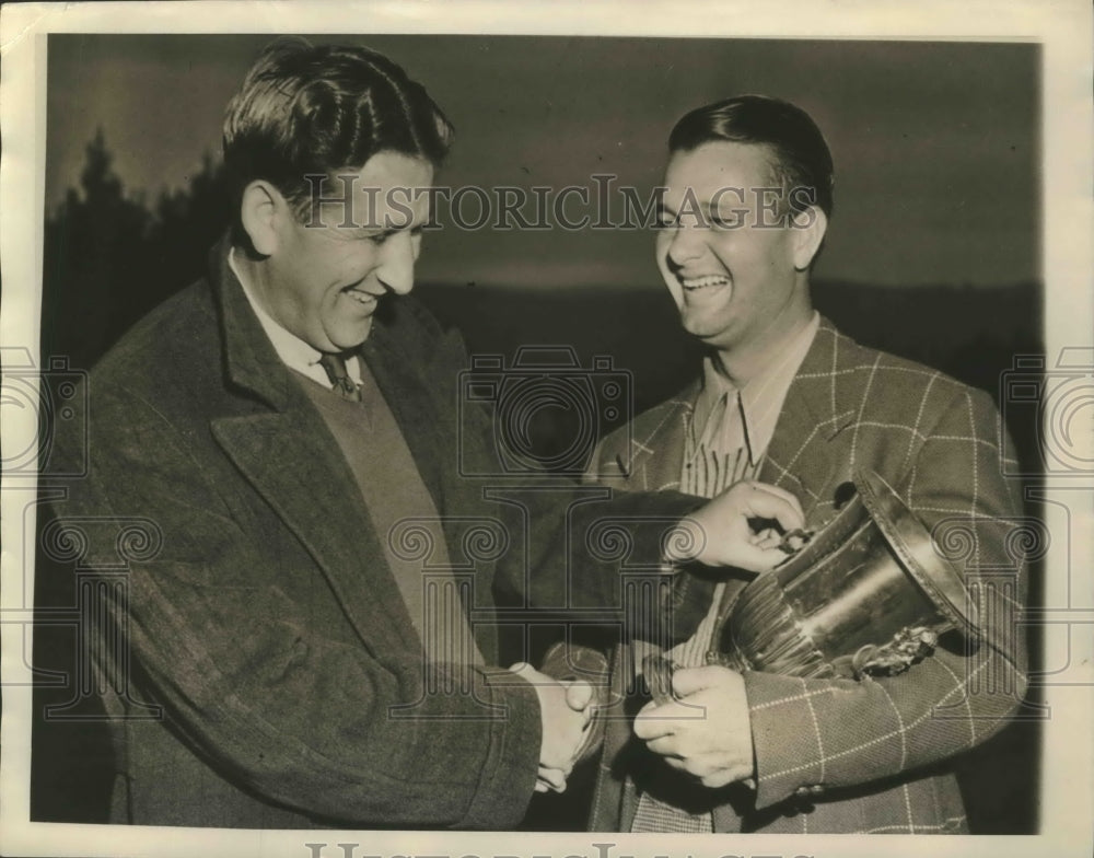 1940 Press Photo Willie Demaret holds San Francisco Open Golf Cup - sbs00044- Historic Images