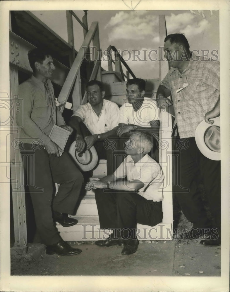 1944 Press Photo Coaches at the Texas High School Coaching School - sbs00379