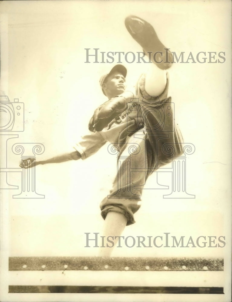 1934 Press Photo James Carleton Pitcher of the St.Louis Cardinals - sbs00437- Historic Images