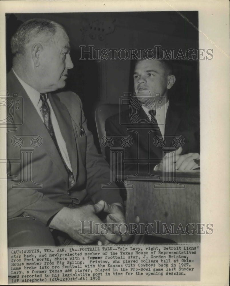 1958 Press Photo Yale Lary of Detroit Lions Star Back with J.Gordon Bristow- Historic Images