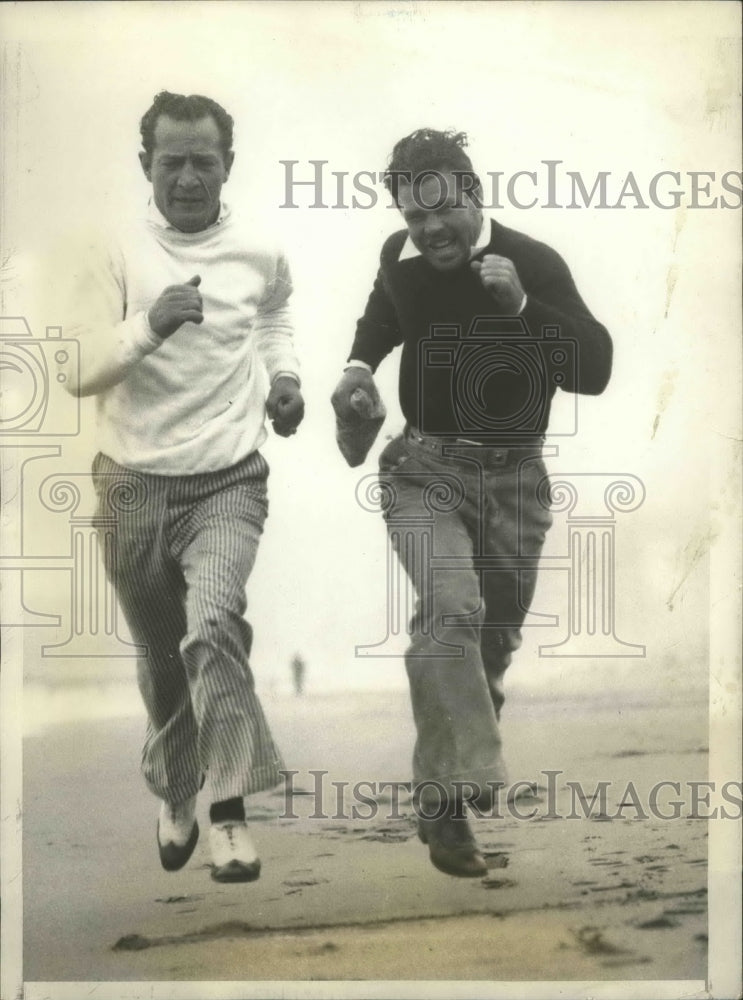 1928 Press Photo Mickey Walker and Teddy Mayes doing their road workout