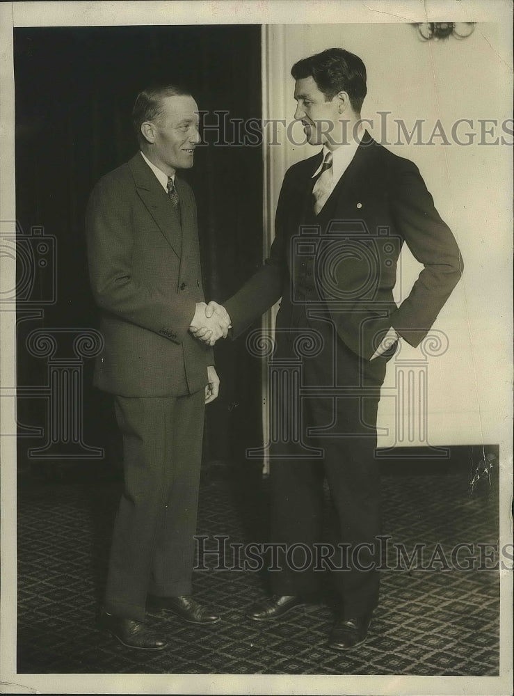 1928 Press Photo Sammy Mandell receiving congratulations from Eddie Kane- Historic Images