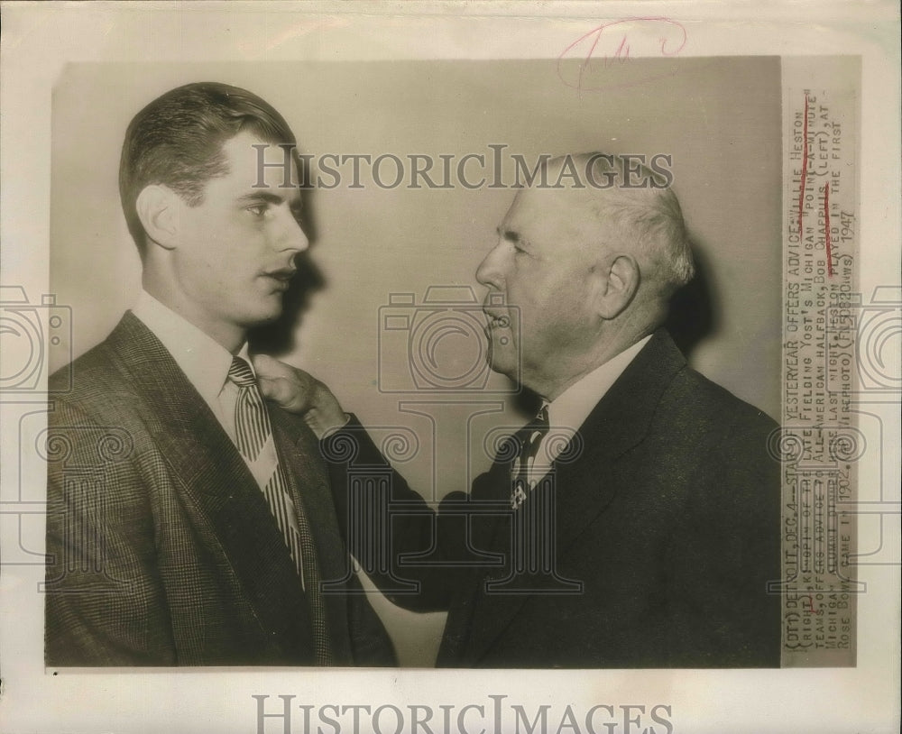 1947 Press Photo Willie Heston &amp; Bob Chappuis at Michigan Alumni Dinner- Historic Images