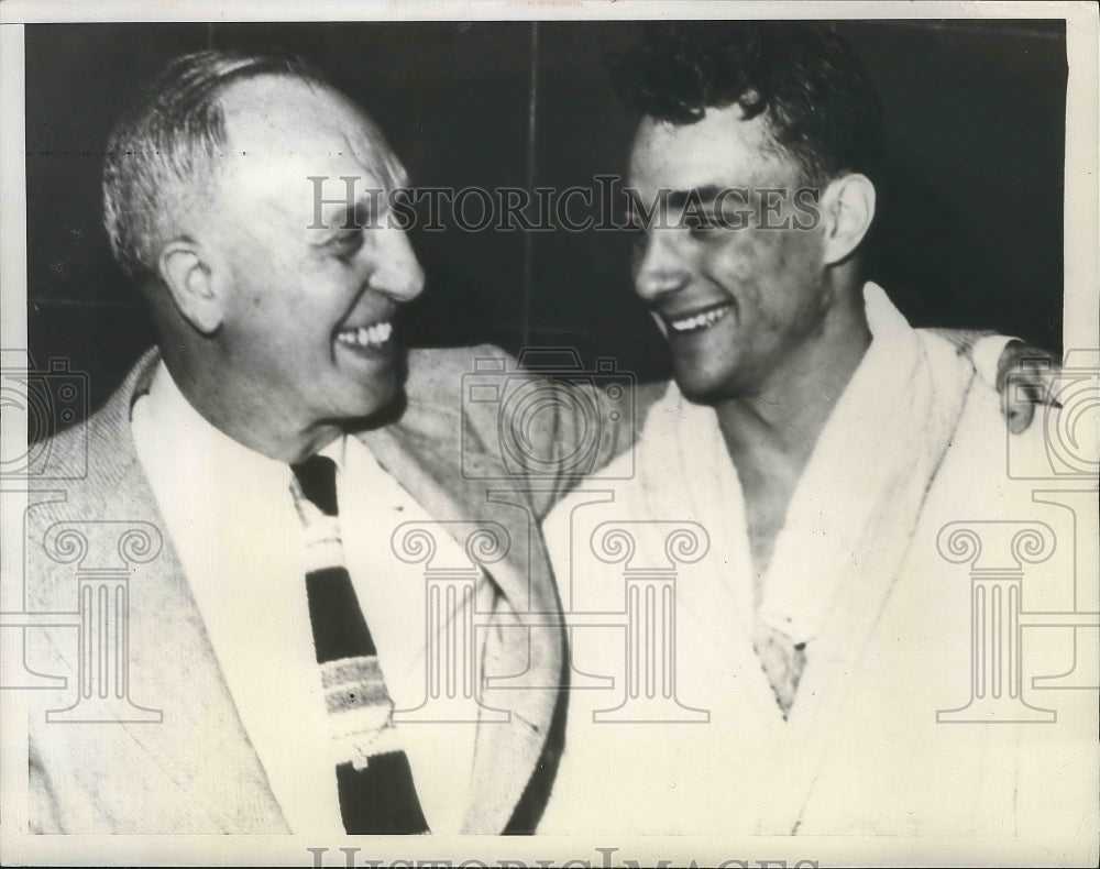 1947 Press Photo Matt Mann happily embraces Bill Kogen - sbs01052- Historic Images