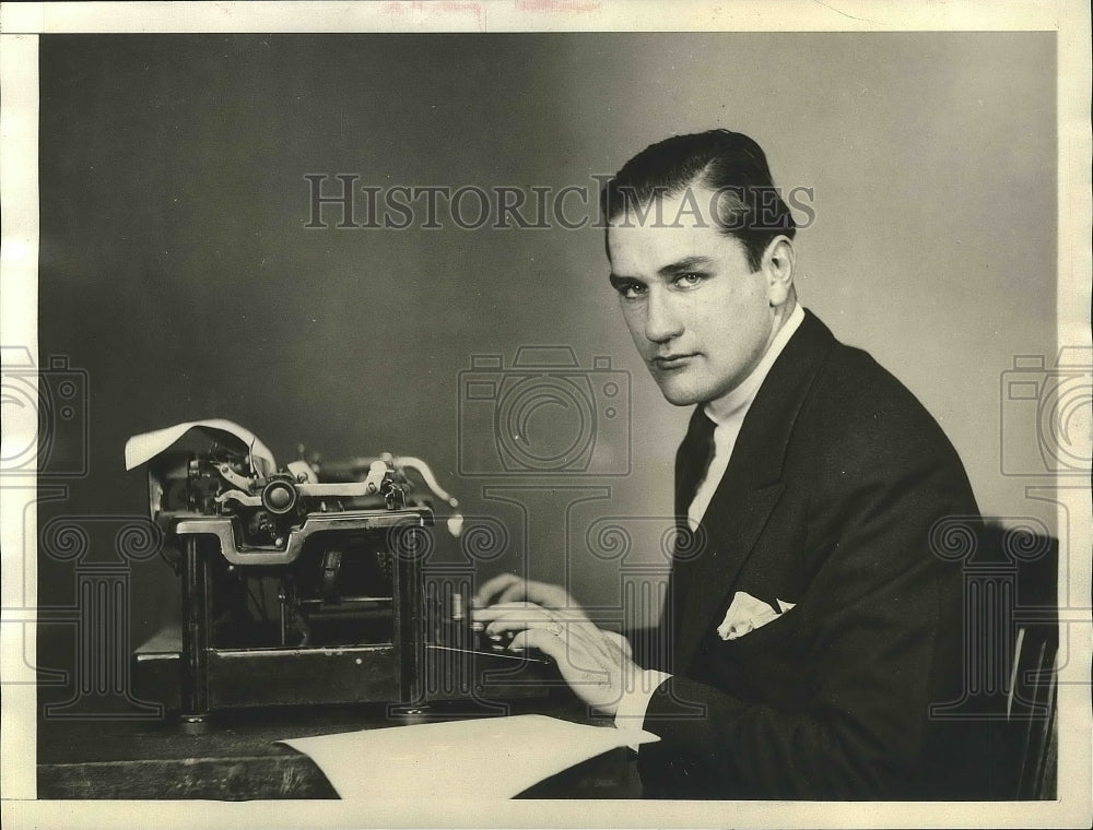 1929 Press Photo Injured Al Marsters Forced to Retire at a Typewriter Writing- Historic Images