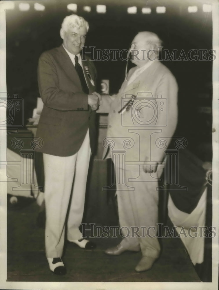 1932 Press Photo Sen L.J. Dickinson of Iowa Receives Congratulations on His Talk- Historic Images