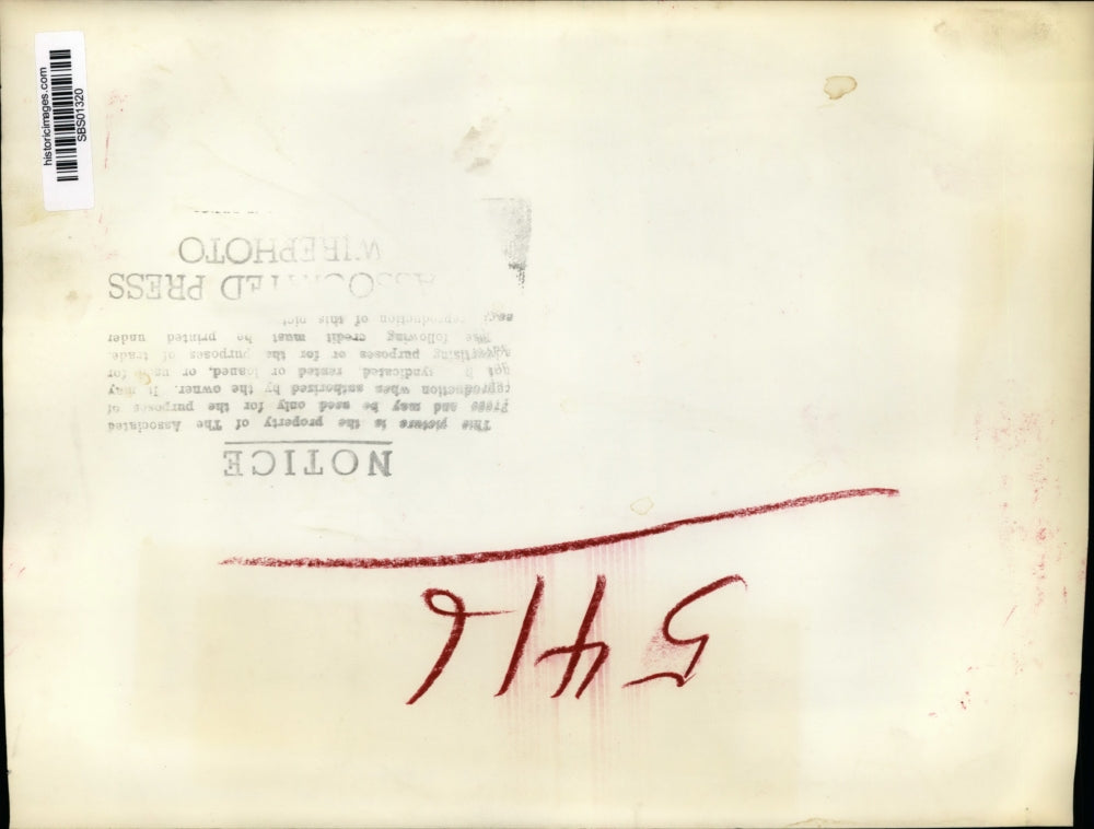 1946 Press Photo Actor Jeffrey Lynn with his bride Robin Chandler Tippett