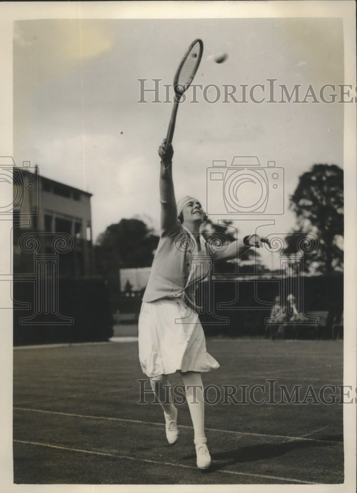 Press Photo Senerita D&#39;Alvarez Spanish Lawn Tennis Champion in Action- Historic Images