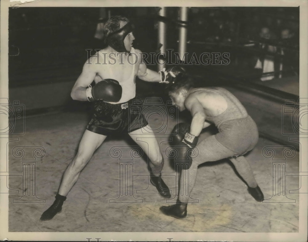 1934 Press Photo Jimmy McLarnin Training at Pioneer Gym for Title Bout with Ross- Historic Images