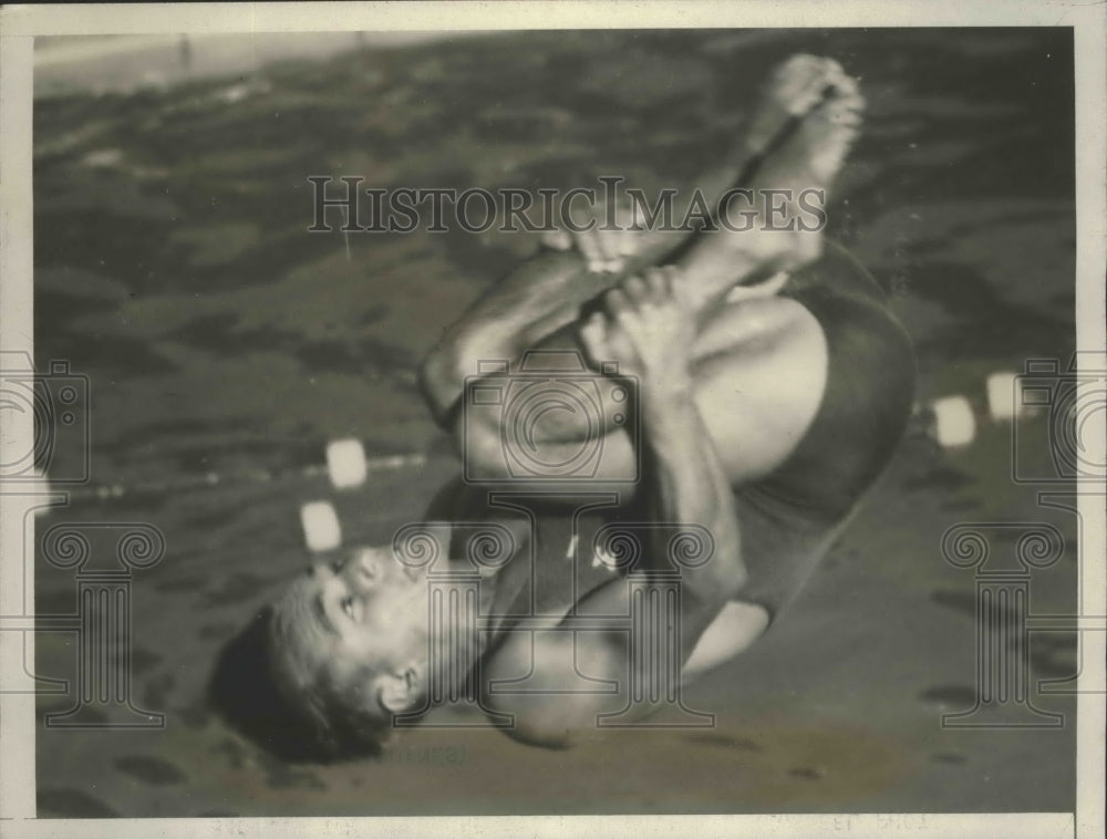 1928 Press Photo Pete Des Jardines doing a difficult jack-knive dive - sbs01800- Historic Images