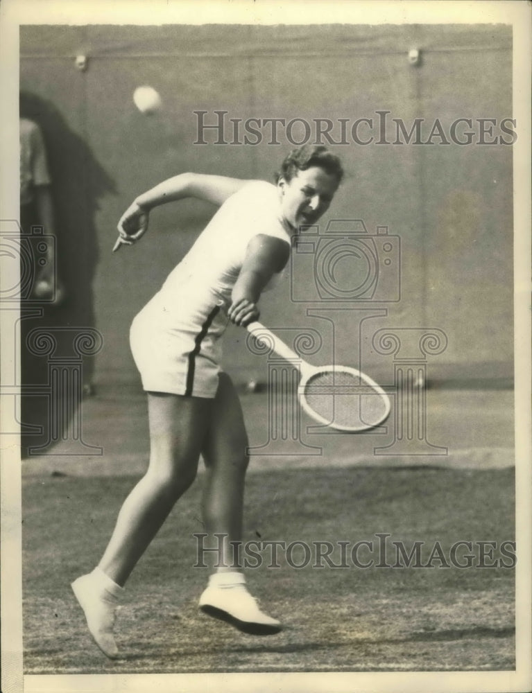 1933 Press Photo Betty Nuthall in action with Carolin Babcock of California- Historic Images