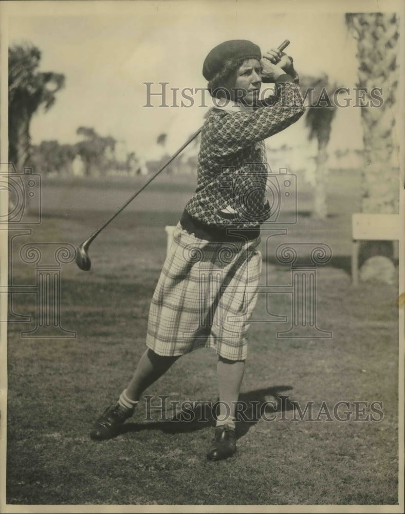 1930 Press Photo Mrs L G Riley Defeated by Maureen Oncutt in Semi-Final Round- Historic Images