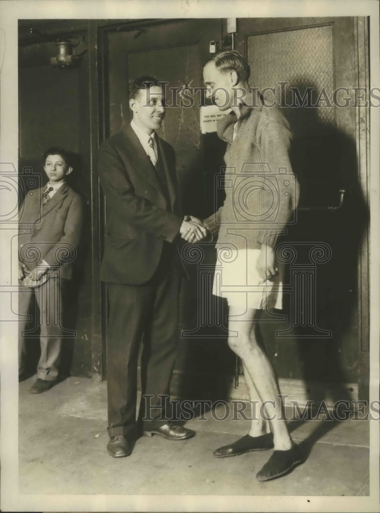 1928 Press Photo Lloyd Hahn won the Indoor Mile Race with Dr.Otto Peltzer- Historic Images