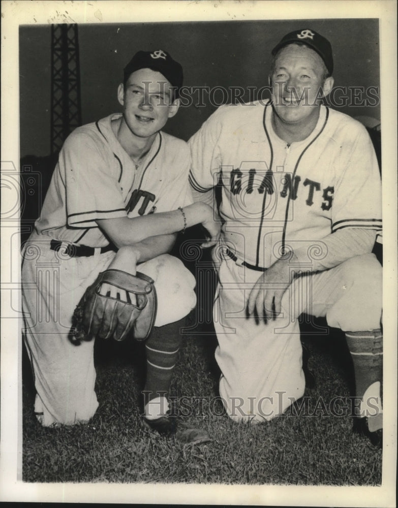 1944 Press Photo Gabby Hartnett Gives Advice on Finer Points of the Game to Son- Historic Images