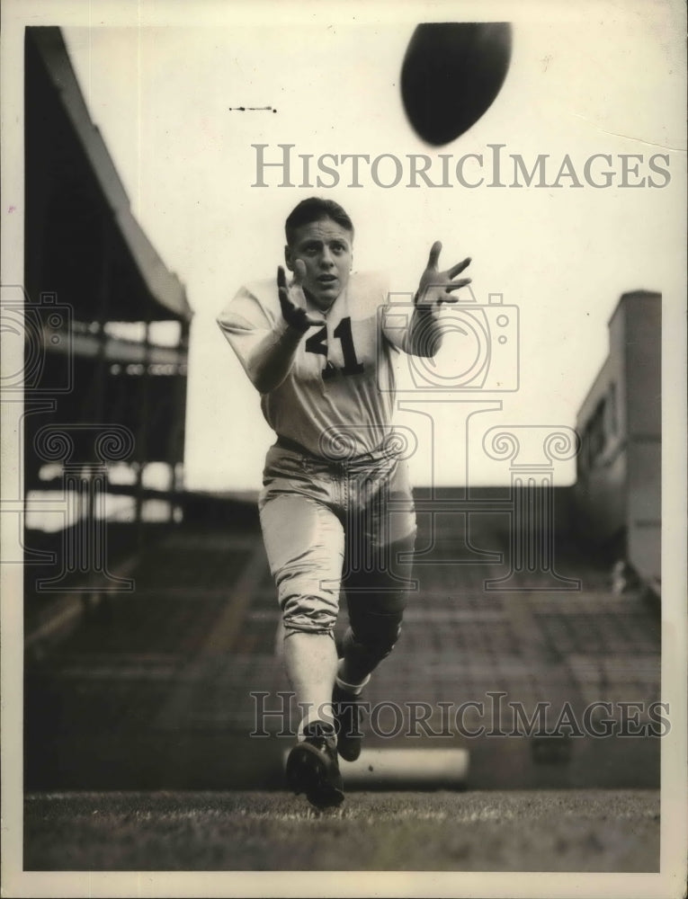 1936 Press Photo Full-Back of Tullane John Andrews Tries Turf at Polo Grounds- Historic Images