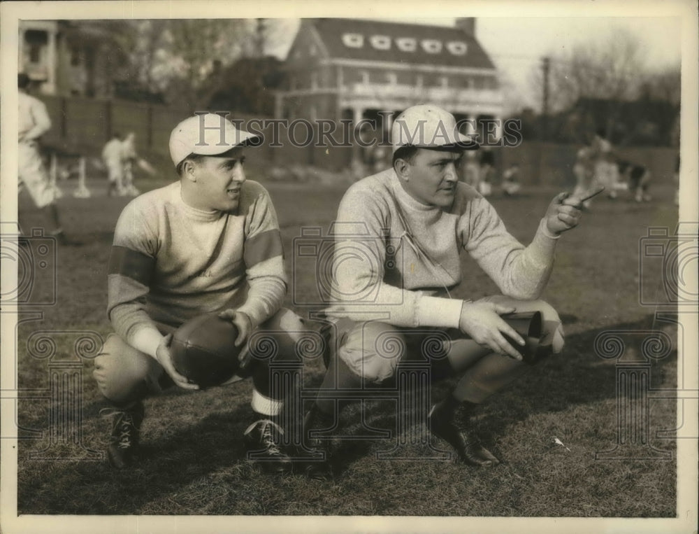 1934 Press Photo Mal Stevens &amp; Albie Booth of New York University Football Team- Historic Images