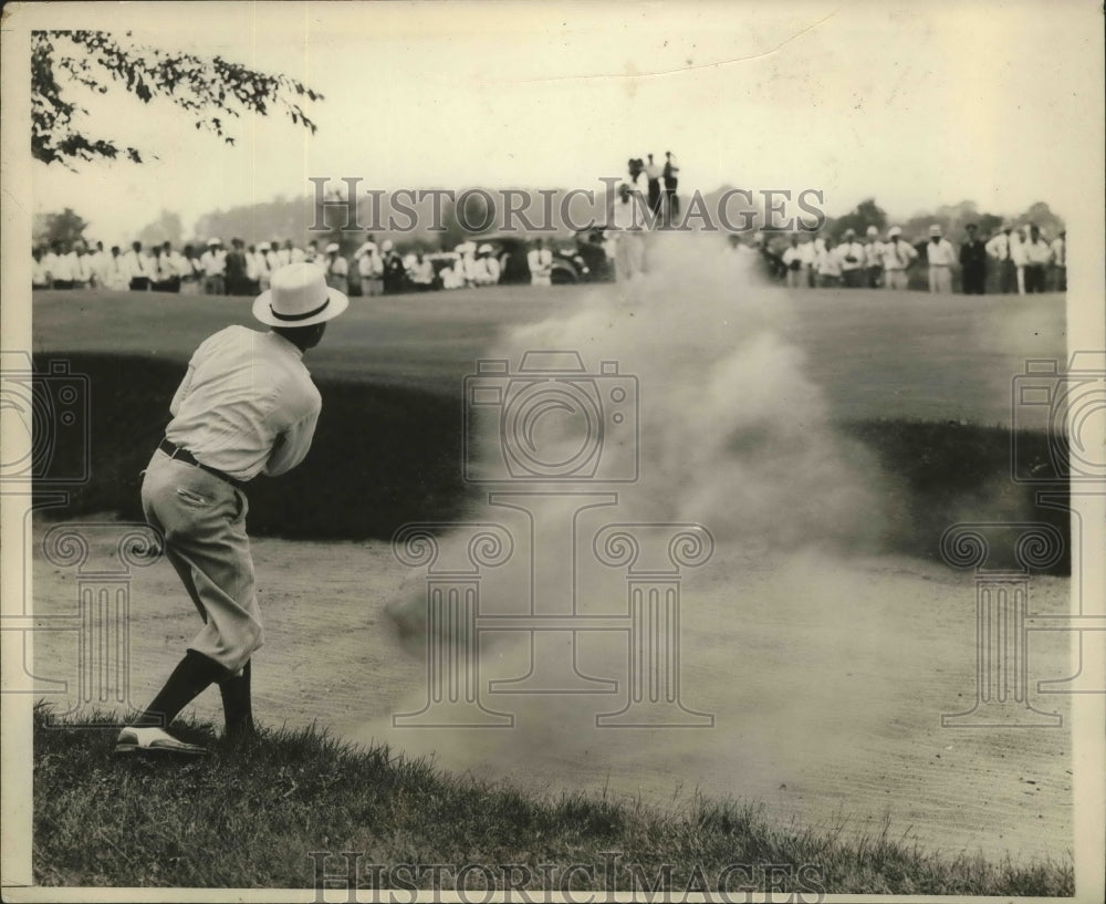 1931 Press Photo Billy Burke Shooting Out of Sand Trap in Nat'l Open Title Match- Historic Images