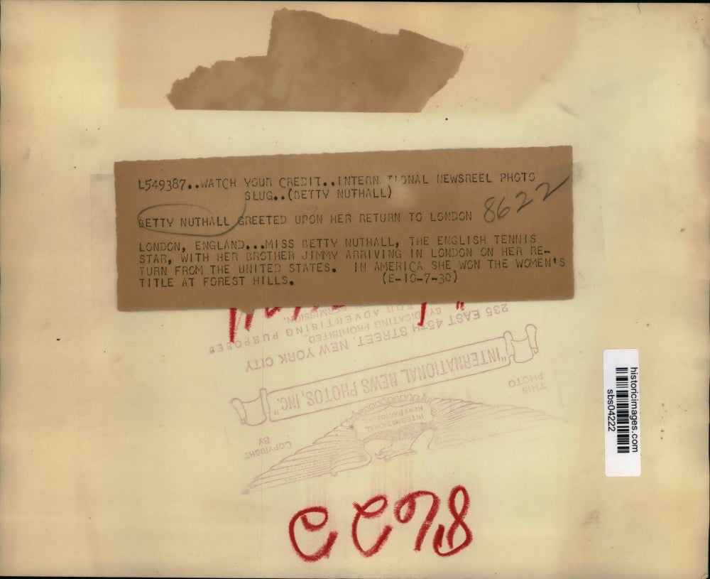 1930 Press Photo Tennis Star Betty Nuthall Greeted Upon Return to London