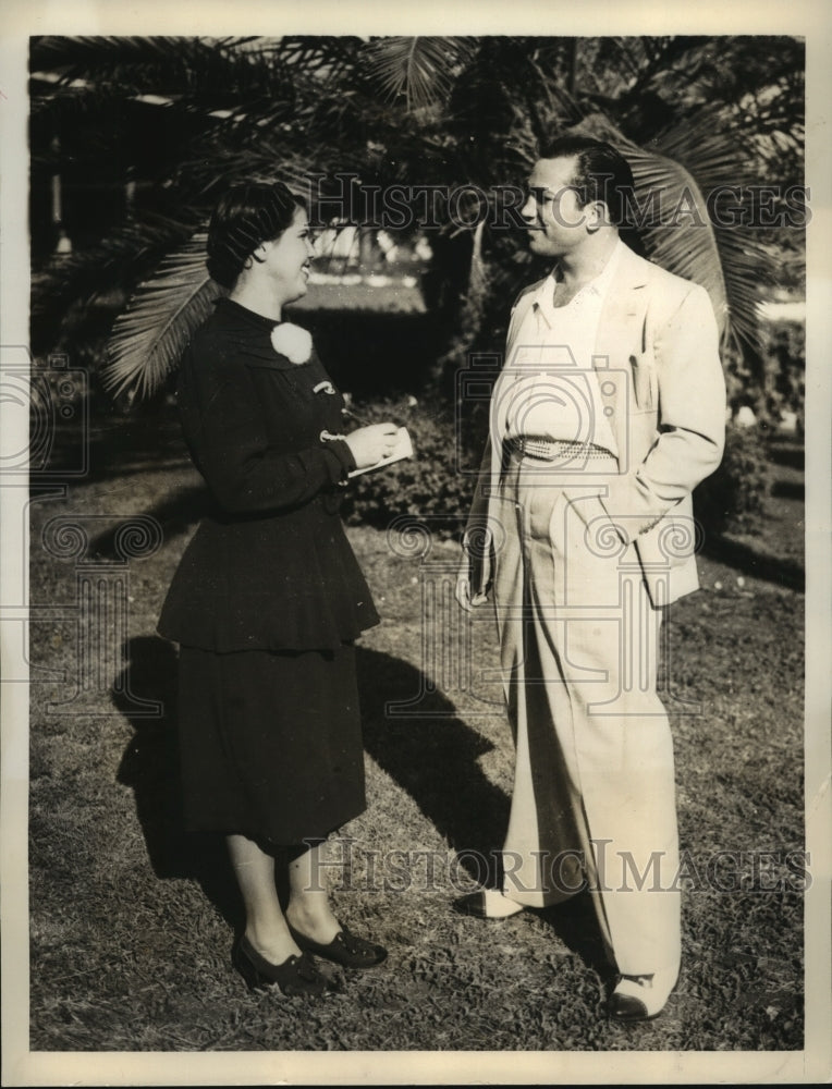 1937 Press Photo Boxer Barney Ross Interviewed in Havana, Cuba - sbs04748- Historic Images